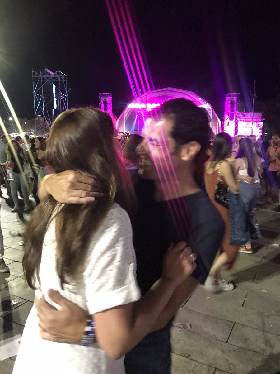 jaimevinhas's tweet photo. @sylvieveiga se um dia morres estou f#did# 💖💙 https://t.co/jfYPltQV4a