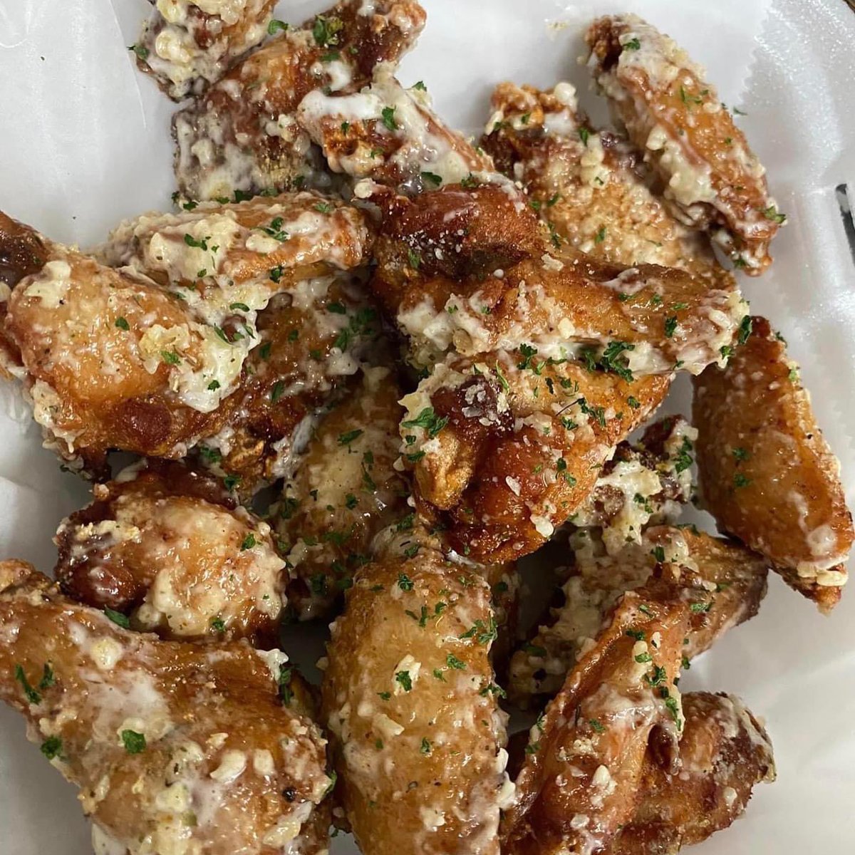 sliceofcolumbia's tweet photo. Today so $0.50 cent wing Tuesday!! All wings are only $0.50 cent all day long‼️ https://t.co/5DEfKWYSTu