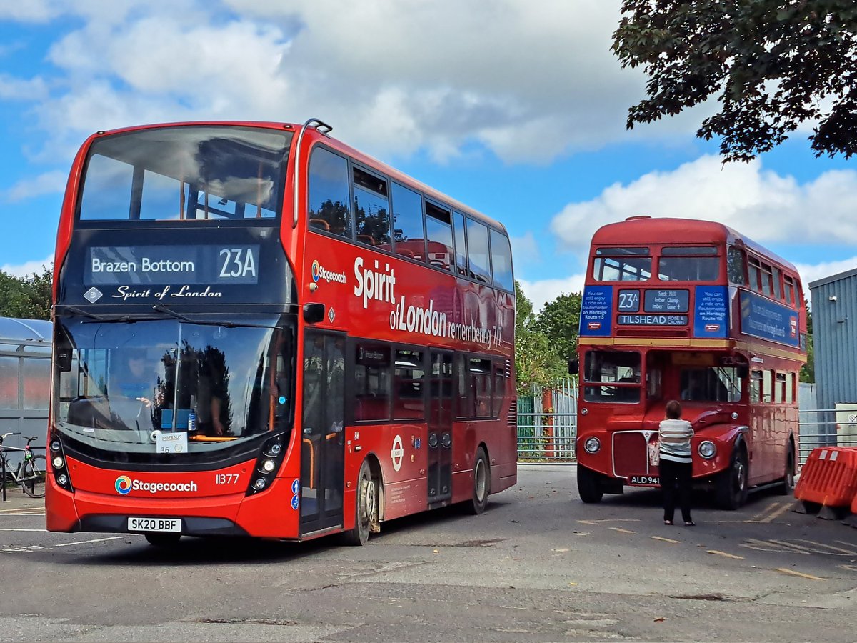 A brilliant long weekend away as part of our 30th Pearl Wedding anniversary, with a day travelling on the <a href="/ImberbusUK/">Imberbus 🇺🇦🌻</a>, a touching moment to think we met on a bus in the first place! Thanks <a href="/LordPeterHendy/">Lord Peter Hendy</a> for such a great event!