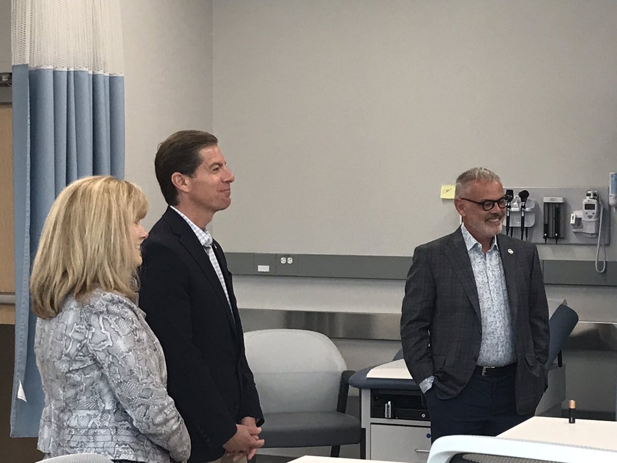 Thank you <a href="/RepMikeLevin/">Rep. Mike Levin</a> for spending yesterday morning at <a href="/UCIrvine/">UC Irvine</a> and @ucinursing to learn about nursing education and the <a href="/UCIHealth/">UC Irvine Healthcare</a> trauma team training partnership with Marine Corps Base Camp Pendleton.