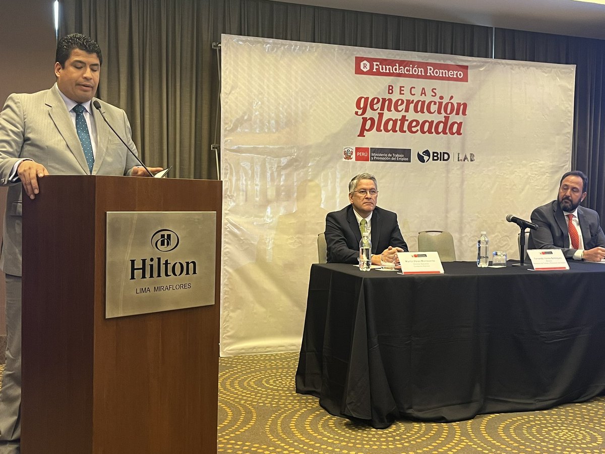 Ministro de <a href="/MTPE_Peru/">Ministerio de Trabajo y Promoción del Empleo</a> , Fernando Varela: me emociona estar aquí anunciando una colaboración valiosa entre el ministerio, la Fundación Romero y el <a href="/el_BID/">Banco Interamericano de Desarrollo</a>. Las becas han sido diseñadas para los mayores de 50 que quieren fortalecer sus conocimientos y verse empoderados.