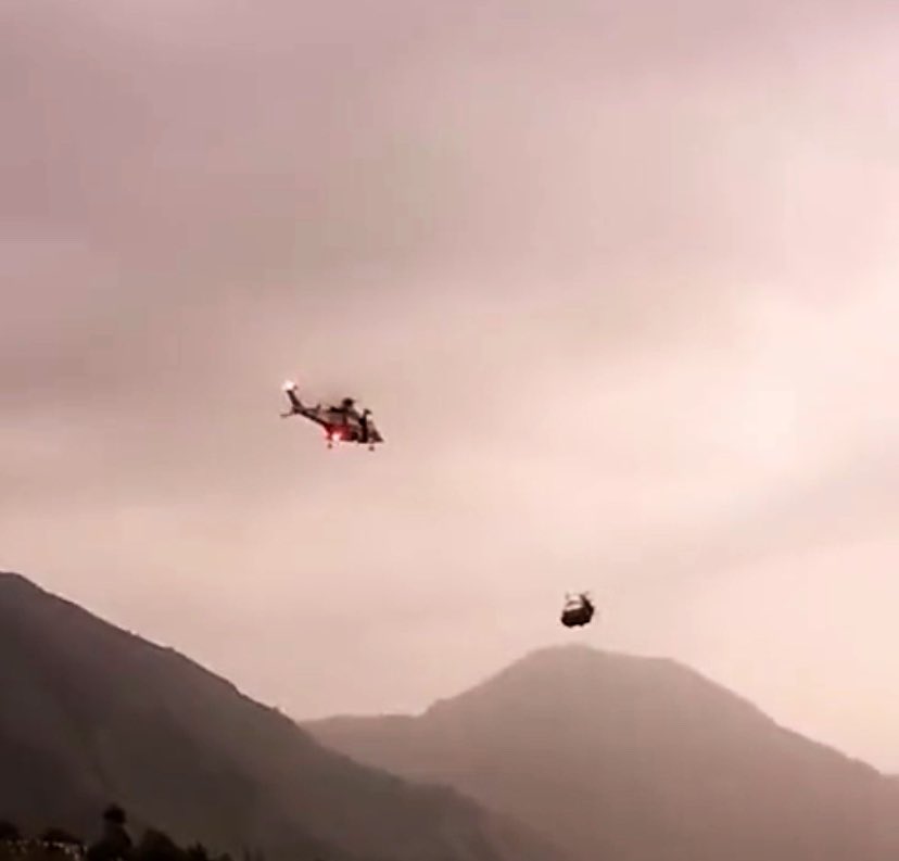 aymaanzahid's tweet photo. 4 Children have now been rescued from the Cable car at #Battagram, the rescue operation is still ongoing, #SSG GOC Maj General Adil Rahmani heading for the Supervision of the Rescue operation.
Salute to #PakArmyAviation &amp; #PakistanAirforce 

 #Battagram #accident #PakistanArmy https://t.co/5nH5yuBxBu