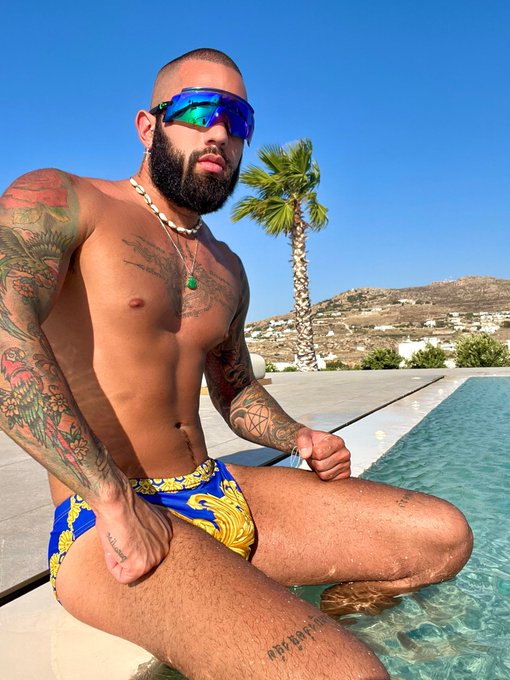 Habibi! Come to Mykonos!! https://t.co/Zcp4rBbB0U<a href="/tag/linkinbio"class="tags"><span>#linkinbio</span></a>