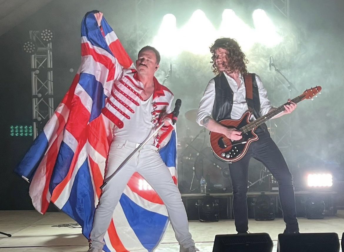 Another great weekend of #gigs with #livequeenexperience bringing authentic #live #queen shows to the UK and beyond. #queentribute #queentributeband #tributeband #tributeact #FreddieMercury #brianmay #freddiemercurytribute #fatbottomedgirls