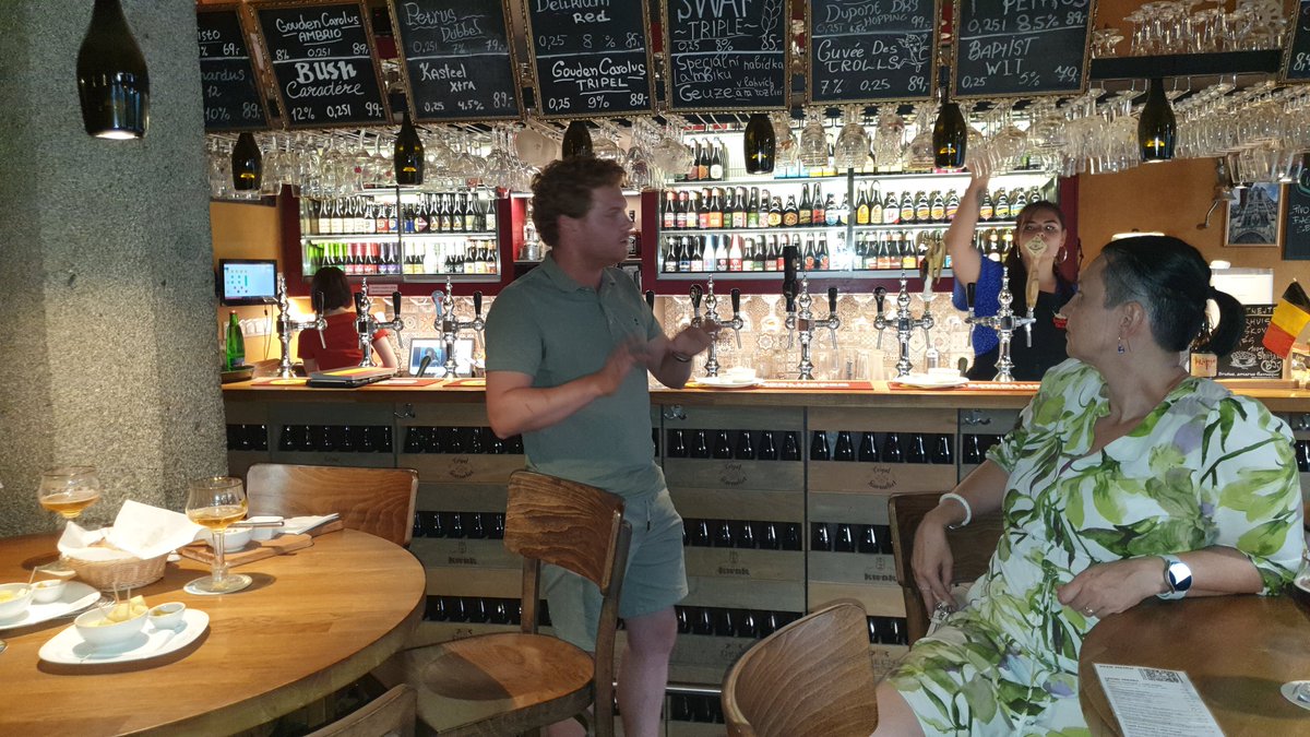 FilipNerad's tweet photo. Ve Kwaku @BierhuisCZ degustujene úplnou pivní novinku od belgického pivovaru Kasteel. Výrazný "malináč" Rubus à la populární višňový Kasteel Rouge, ale není tak silný ani sladký. Pod vedením Benjamina přímo z pivovaru a v dobré společnosti @Furchur1, @Vlad24970662 či @GibisVB🍻🇧🇪 https://t.co/0zgin1MGv6