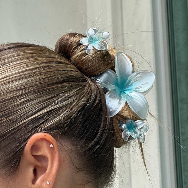 badestoutfit's tweet photo. flowers hair clips https://t.co/gQXHPRnrCr