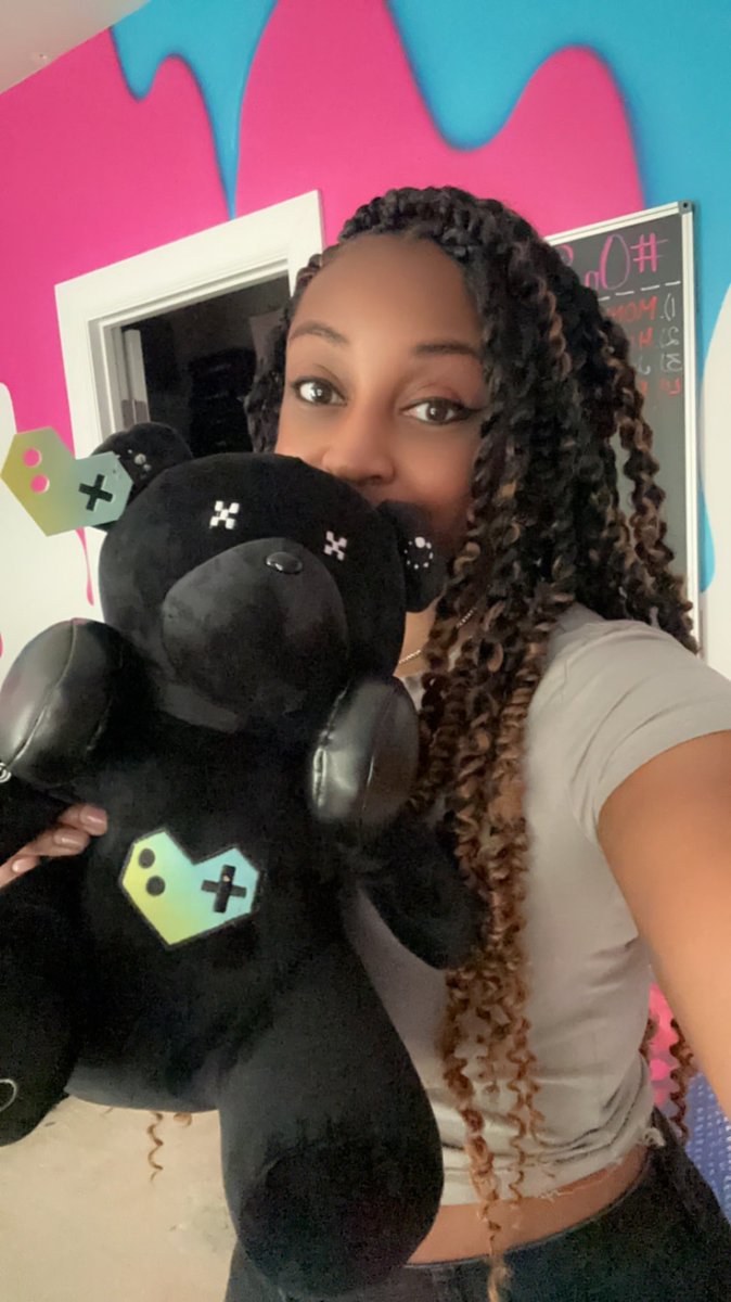 Jazzy🌺🎮 tweet media
