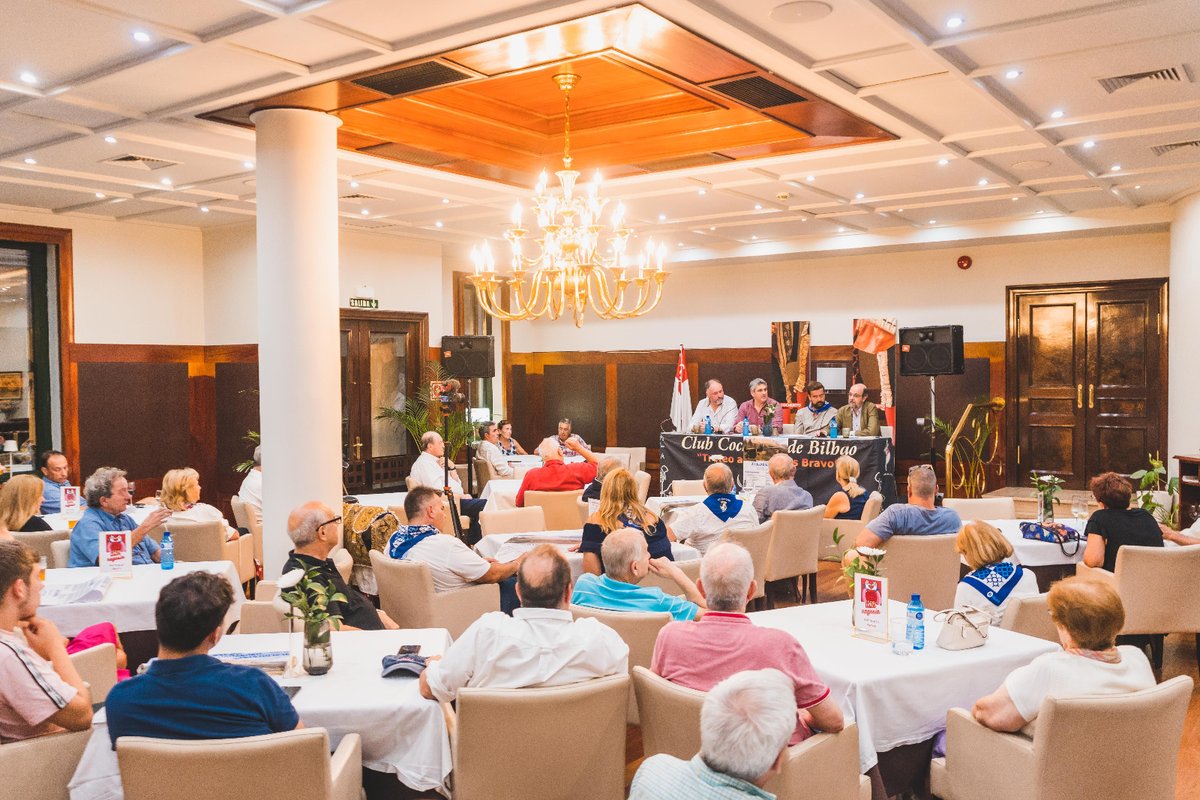 Gran ambiente en el Coloquio del Club Cocherito. Amplia participación de los asistentes