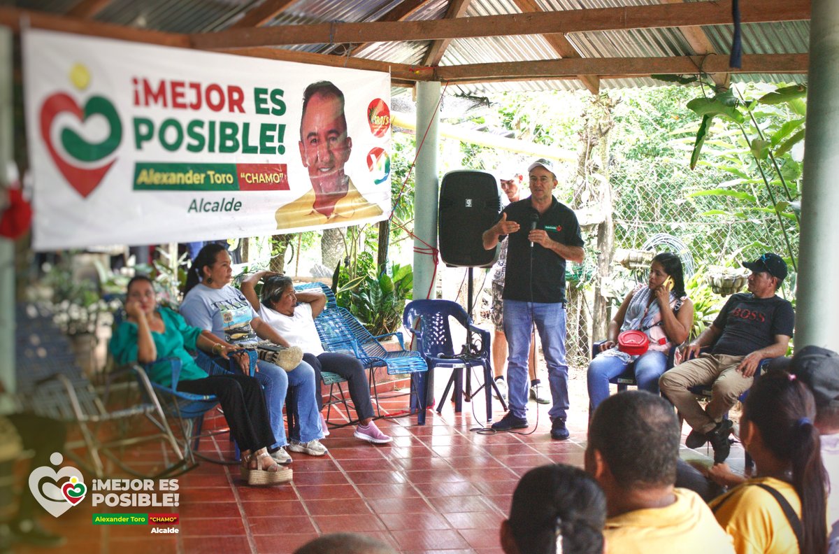 ElChamoPailitas's tweet photo. #ATodaMarcha 
Continuamos en diálogos y compartir de ideas con amigos y líderes del Municipio. https://t.co/cRcnDcJNRU