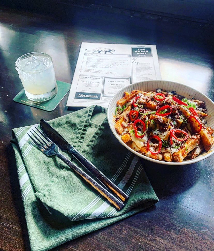 GP Pub Chips - crispy corned-beef, house-cut Kennebec potatoes, curry sauce, Irish cheddar. horseradish crema. scallion curls, pickled fresnos, toasted caraway seeds (GF)! #whatsfordinner #properchips
#greenpostpub #dinner #dinnerideas #tuesday #tuesdaymotivation   #lincolnsquare