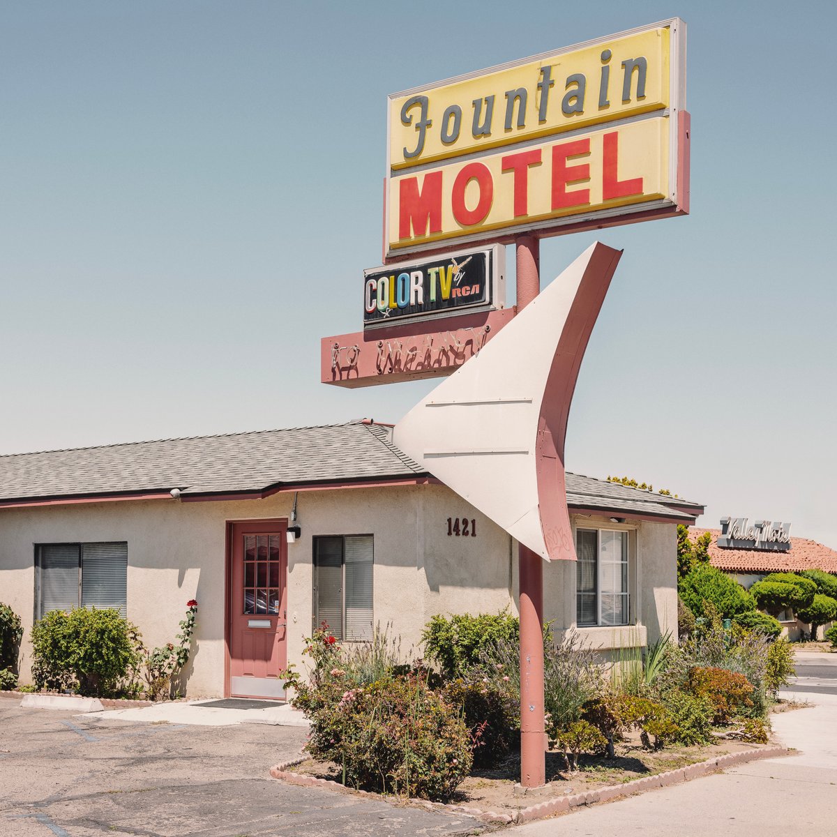 Baroncoronado's tweet image. Fountain Motel in Santa Maria, California 2023 - Blackburn

Looks like I got out of Southern California before Hillary showed up!
.
.
.
.
.
#charlesblackburngallery #fountainmotel #plasticsigns #santamaria #mediumformat