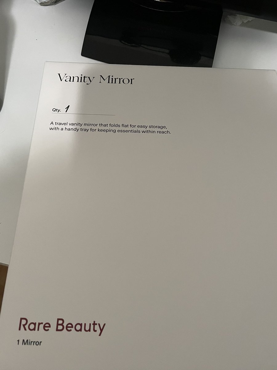 Justforfun11myb's tweet image. Yesss I got my vanity mirror!!! I’m obsessed!! @rarebeauty @selenagomez #rarebeauty #rareroutine #SelenaGomez