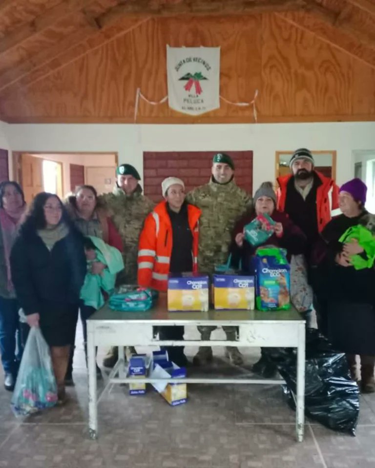 ENTREGA DE ALIMENTO PARA MASCOTAS A FAMILIAS AFECTADAS POR INUNDACIONES 

En el sector de Villa #Peluca,  <a href="/MuniAntuco/">MuniAntuco</a>, personal de la sección veterinaria del <a href="/Destacamento_LA/">Destacamento de Montaña N⁰ 17 Los Ángeles</a> repartió 600 kgs de alimento para mascotas a 60 familias afectadas por las inundaciones.
