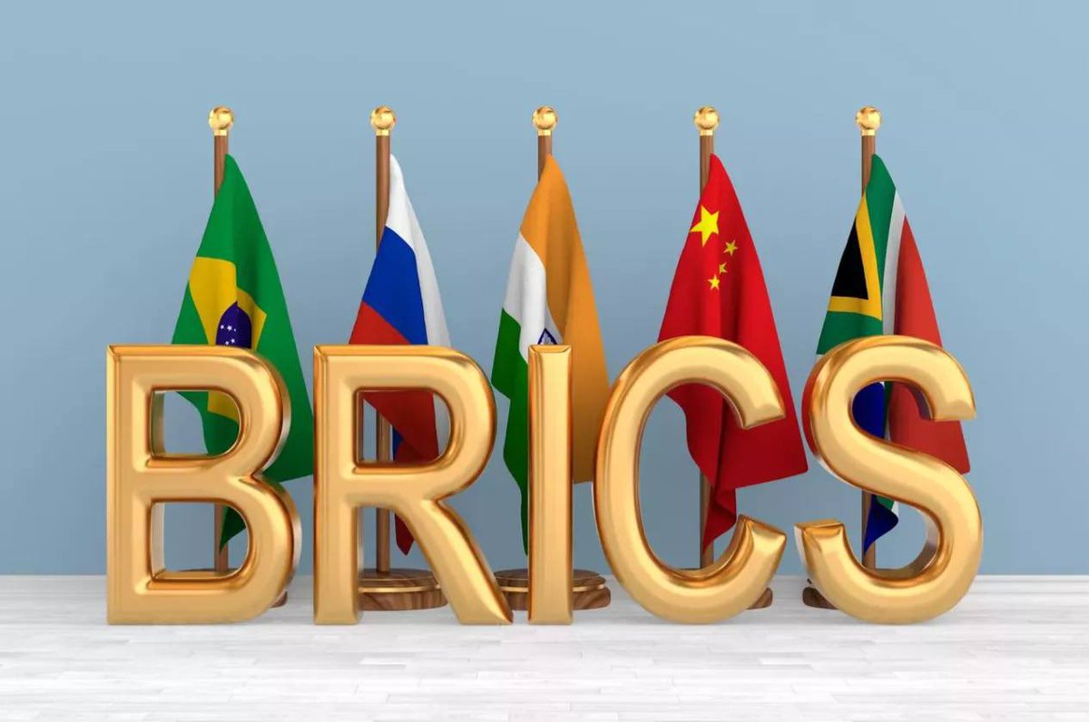 Descubre_China's tweet photo. XV Cumbre del BRICS 2023: En qué consiste la cita, temas relevantes a tratar y sus cifras 🇷🇺🇿🇦🇮🇳🇧🇷🇨🇳

En Johannesburgo se reúnen, entre el 22 y 24 de agosto, los líderes de #Sudáfrica , #Brasil , #India , #China y #Rusia 

Detalles en el 👉🏻 https://t.co/Ed8yneBDOL

#BRICS #Cumbre https://t.co/OWutgrVZGD