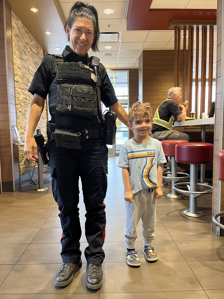 BozCathy's tweet photo. Visit with Bethany and Janet.  He really enjoys the Coffee with Cops event. @ReginapoliceCEU https://t.co/rKm3Q796zm