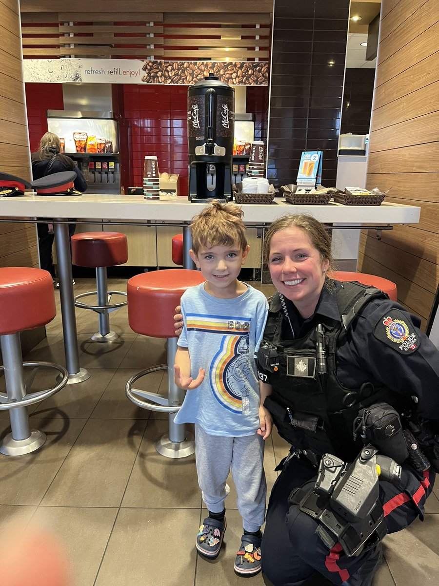 BozCathy's tweet photo. Visit with Bethany and Janet.  He really enjoys the Coffee with Cops event. @ReginapoliceCEU https://t.co/rKm3Q796zm