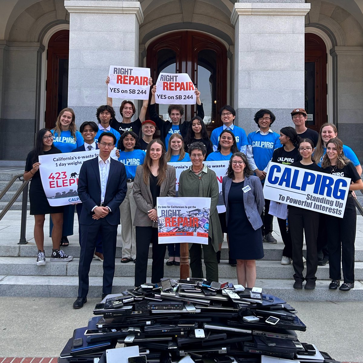 CALPIRG's tweet photo. Californians generate over 500 lbs of e-waste every 10 seconds. We can reduce waste by giving consumers what they need to repair rather than replace our stuff. #RightToRepair @SenSusanEggman  @cawrecycles @iFixit @EFF @uspirg @CALPIRGStudent https://t.co/GVVGUm6kqx