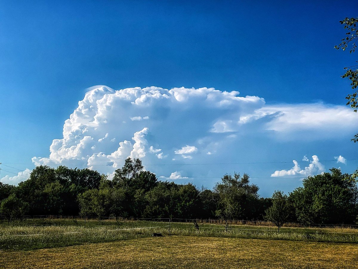 MountsofKansas's tweet image. Western skyline