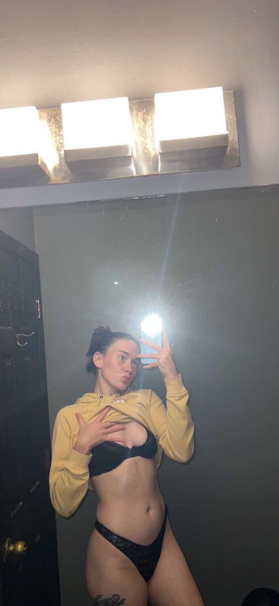 celinajames236's tweet photo. selling content😈 #thot #freaky #pyt #feet #horny  #Facial #Nudes #Squirt #nsfw #nsfwtwt  #Freaky #Leaks #Exposed #whiteteen #pytwhite #caught #public #selling_content #meetups https://t.co/rf5kIEU5No