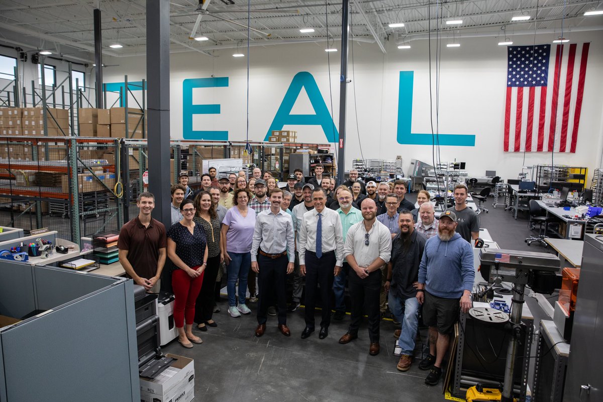 Utah-based companies like @TealDrones are playing key roles in our national security and industrial base. Had an engaging discussion on decreasing America’s dependence on China for our hardware supply chains while touring their facility—and even tried my hand at flying a drone.