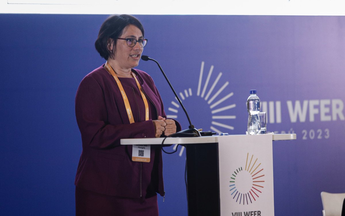 OSINERGMIN's tweet photo. 📌#Entrenamiento2: “La crisis energética en Europa y la respuesta de la Unión Europea”.
En su ponencia, Borbála Takácsné Tóth del Centro Regional para la Investigación de Políticas Energéticas destaca medidas para atenuar el impacto. 🧵#wferperu2023 #Osinergmin https://t.co/pfjxIbDUIZ