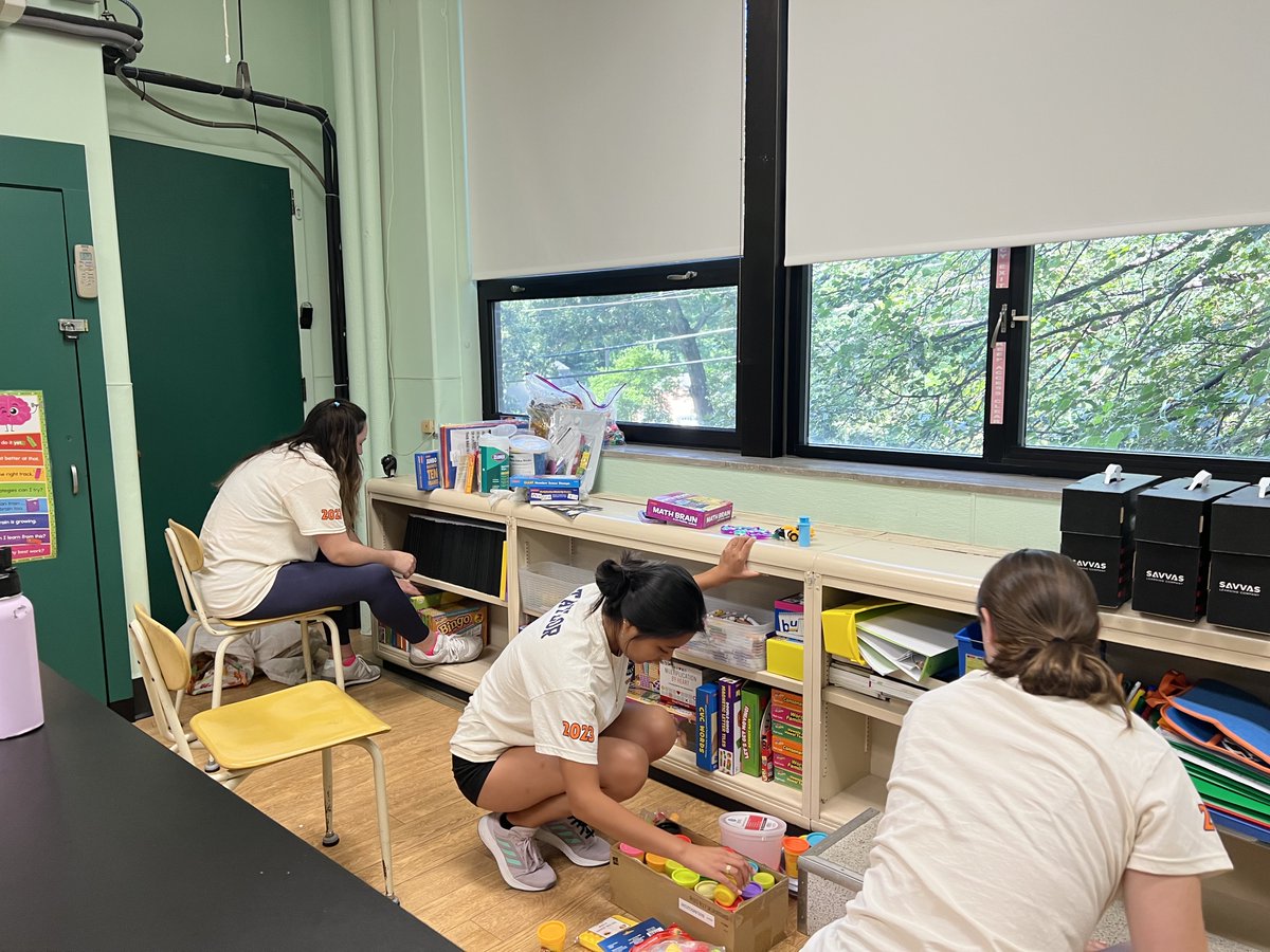 publicaffairspc's tweet photo. Today our Urban Action group was at St. Augustine & Robert F. Kennedy Elementary Schools getting ready for the upcoming school year. The principals and teachers were very appreciative of their help! @ProvidenceCol @urbanaction_pc @pvdcitycouncil @pvdschools @RICatholic https://t.co/SHwcbTgm9l