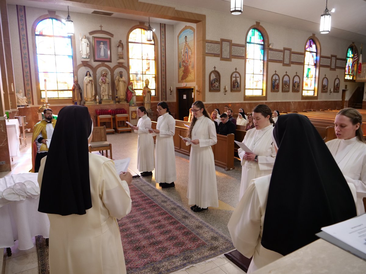 MercedarianSrs's tweet photo. On this Queenship of Mary, we welcomed our 5 Postulants into the Novitiate! Please pray for our new Novices! https://t.co/9ynrMH81iO https://t.co/UgIWylPr5k