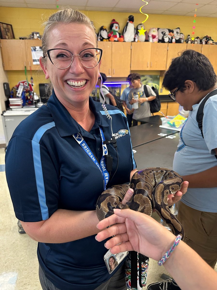 mathedology's tweet photo. Sometimes you do things waaaay outside your comfort zone to prove you can and to show others they can to.
@dataedwhite @fruiz1208 @NEISDSchoolLead #ifIcanYOUcan #theDATAway https://t.co/QbkA3xDhN4