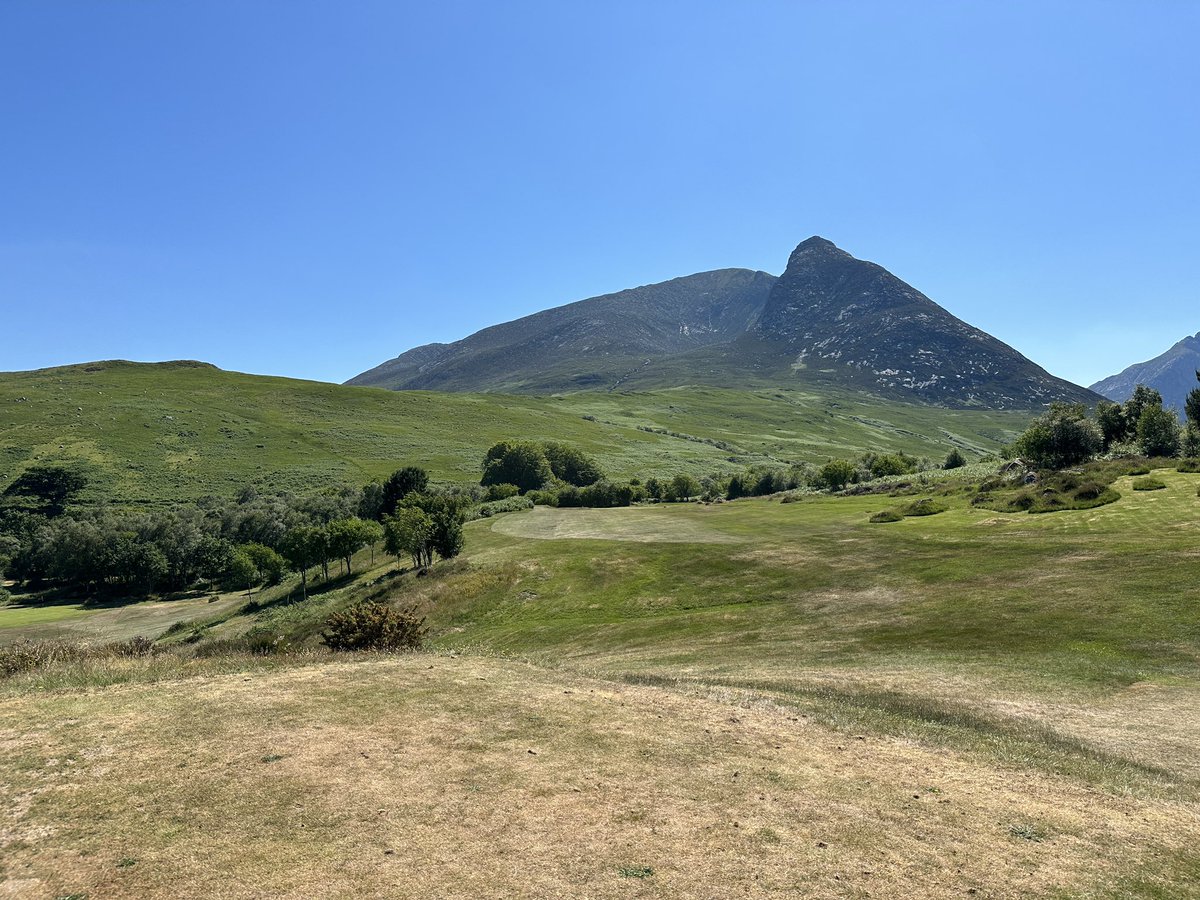 creamcreative's tweet photo. @ukgolfguy What a beautiful golf course! Had the pleasure in June when it was bone dry… sadly didn’t quite make the 8th with the 5 wood.. https://t.co/nVveKjBTVc