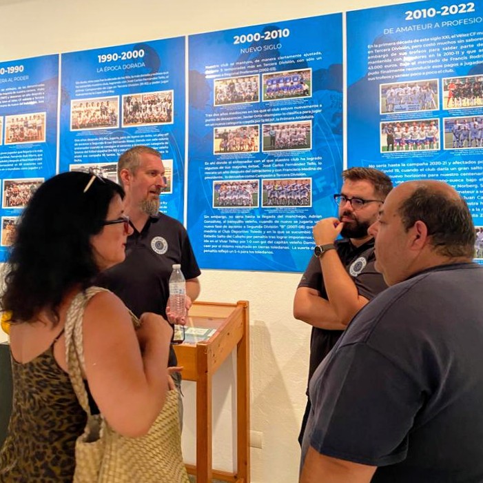 ¡Vélez Club De Futbol quiere agradecer nuevamente al “Comité del Centenario” por todo el arduo trabajo durante el año! Como gran final, mañana a las 18:00h se presentará finalmente la exposición de nuestro Centenario (1922-2022).

📝 velezcf.com/gracias-comite…

#ElEquipoDeLaAxarquia
