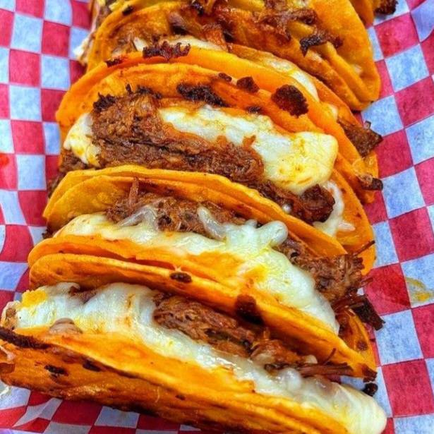 homevsfastfood's tweet photo. Steak and Cheese 🧀 Tacos 
https://t.co/J4kfnLdrNE 
#tacos #fastfood #homecooking #food #recipes #foodpic #foodie #foodlover #cooking #hungry #goodfood #homecookingvsfastfood https://t.co/NBjR9pXcpj