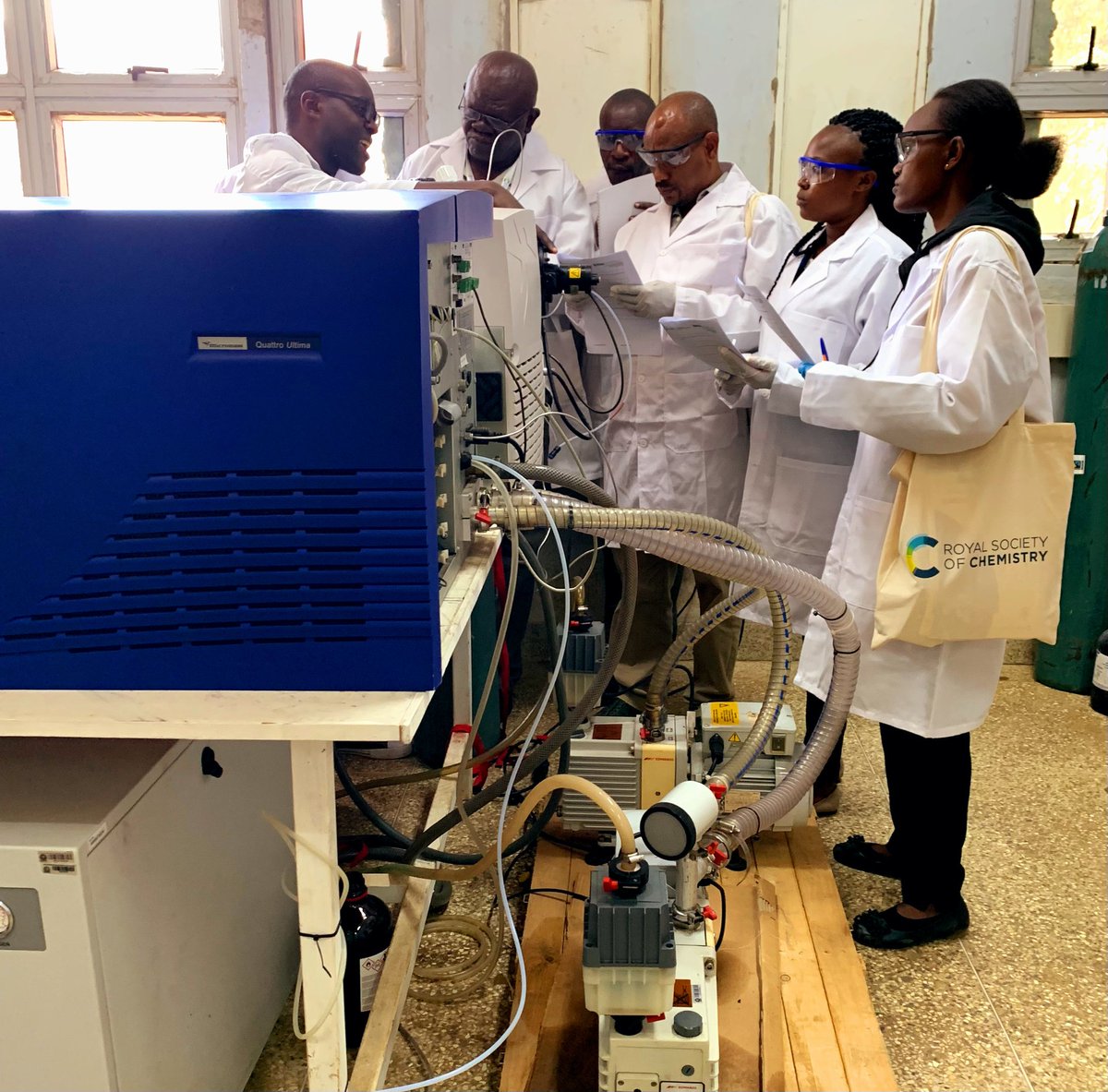 LindaKariu54810's tweet photo. The LCMS training at @DiscoverJKUAT gets better and better! 
Today's sessions were incredibly interactive.   
We are so grateful to the @RoySocChem and PanAfricaChemistryNetwork (PACN) for this learning and networking opportunity.  
 #LCMStraining  #PanAfricaChemistryNetwork https://t.co/CaUUBLhOFt