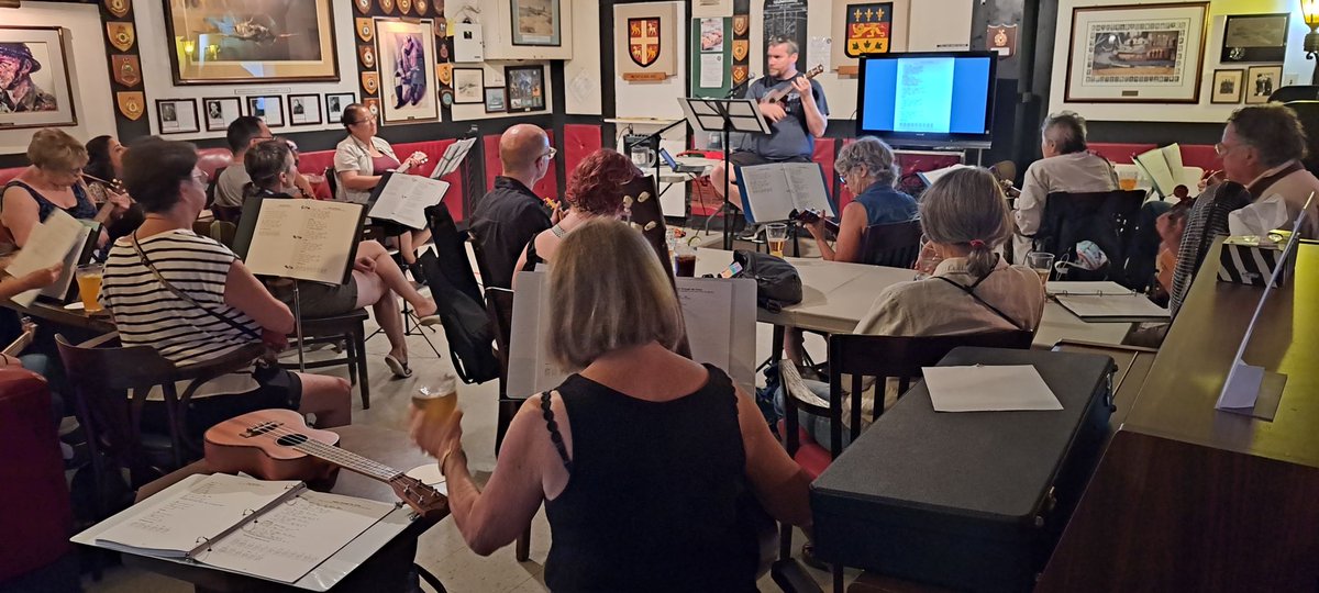 TheBillyRCL176's tweet photo. Our inaugural 'Billy Ukes' event last Thursday was a great success! Thank-you to everyone who joined us. And if you missed out please note our next ukulele strum-along will be Thursday September 14th. #ukulele #Vancouver #neighbours #Kitspoint #Kitsilano #TheBilly https://t.co/zG31U8J5j5