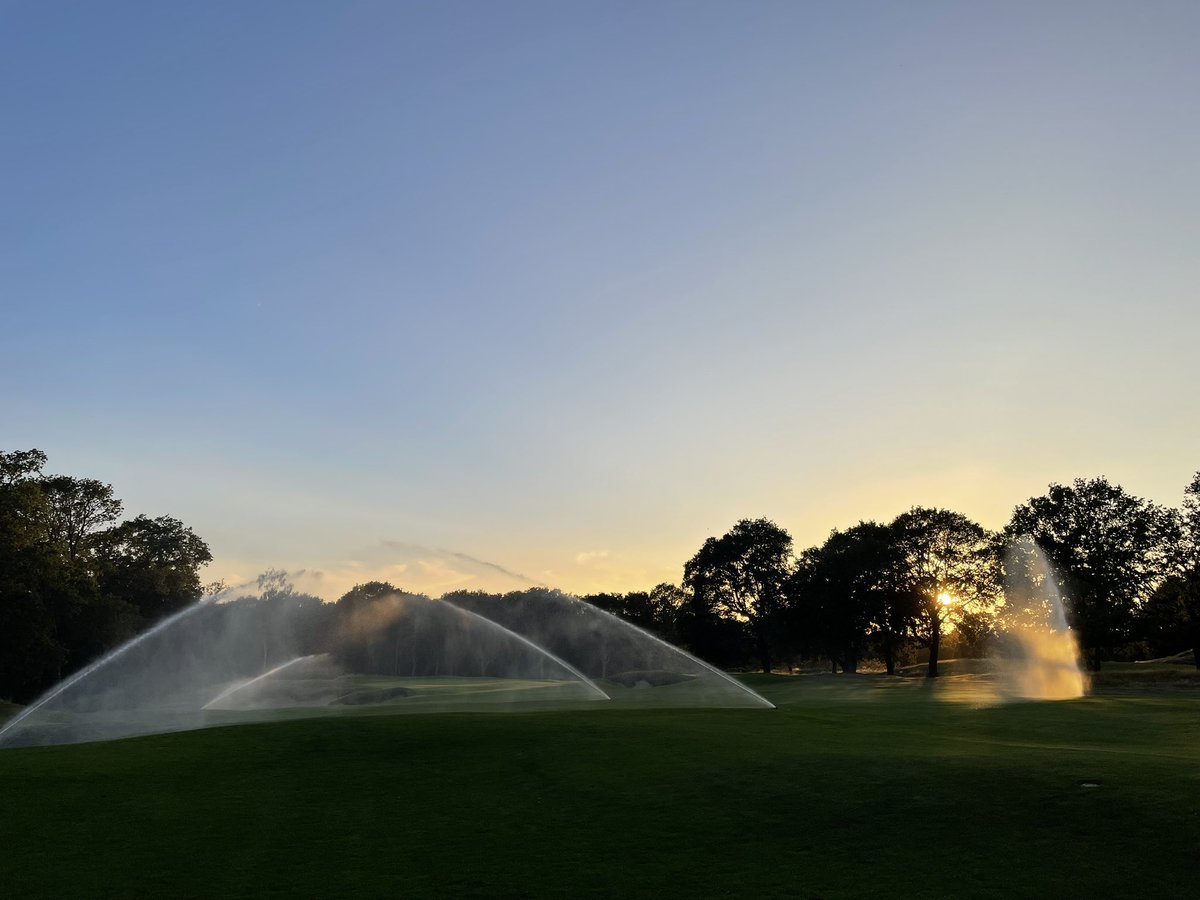 NparisCM's tweet image. Fabulous evening here @royalwimbledon having a look at the recent irrigation installation and results of green renos. @MJAbbottLtd 👍