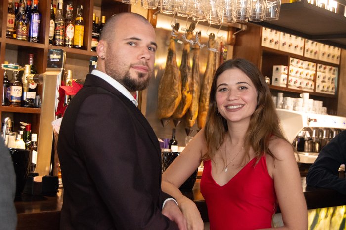 moneyeoficial's tweet photo. El videoclip "Ésta noche", lo grabamos en diversas localizaciones. Uno de esos lugares es en la cafetería " La Bohemia " en Mérida (Badajoz). Os dejamos el primer book de fotos de ese día. Gracias a todos los participantes. 
https://t.co/10KplR9jjM
Fotografía: @Dariomusician https://t.co/N0XFVdptsT