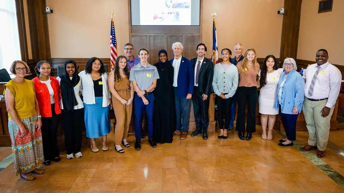 Yesterday, I had the opportunity to meet with students on the City of Des Moines Youth Advisory Board. These smart high school students emphasized the importance of economic opportunities, mental health issues, and community safety. I am glad I got to meet our future leaders!