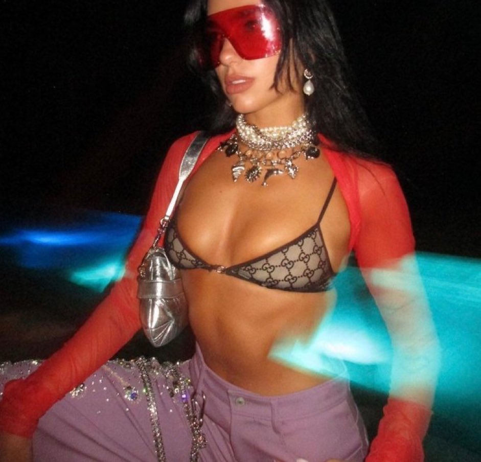 hourly DUA LIPA (@dualipa_r) on Twitter photo 