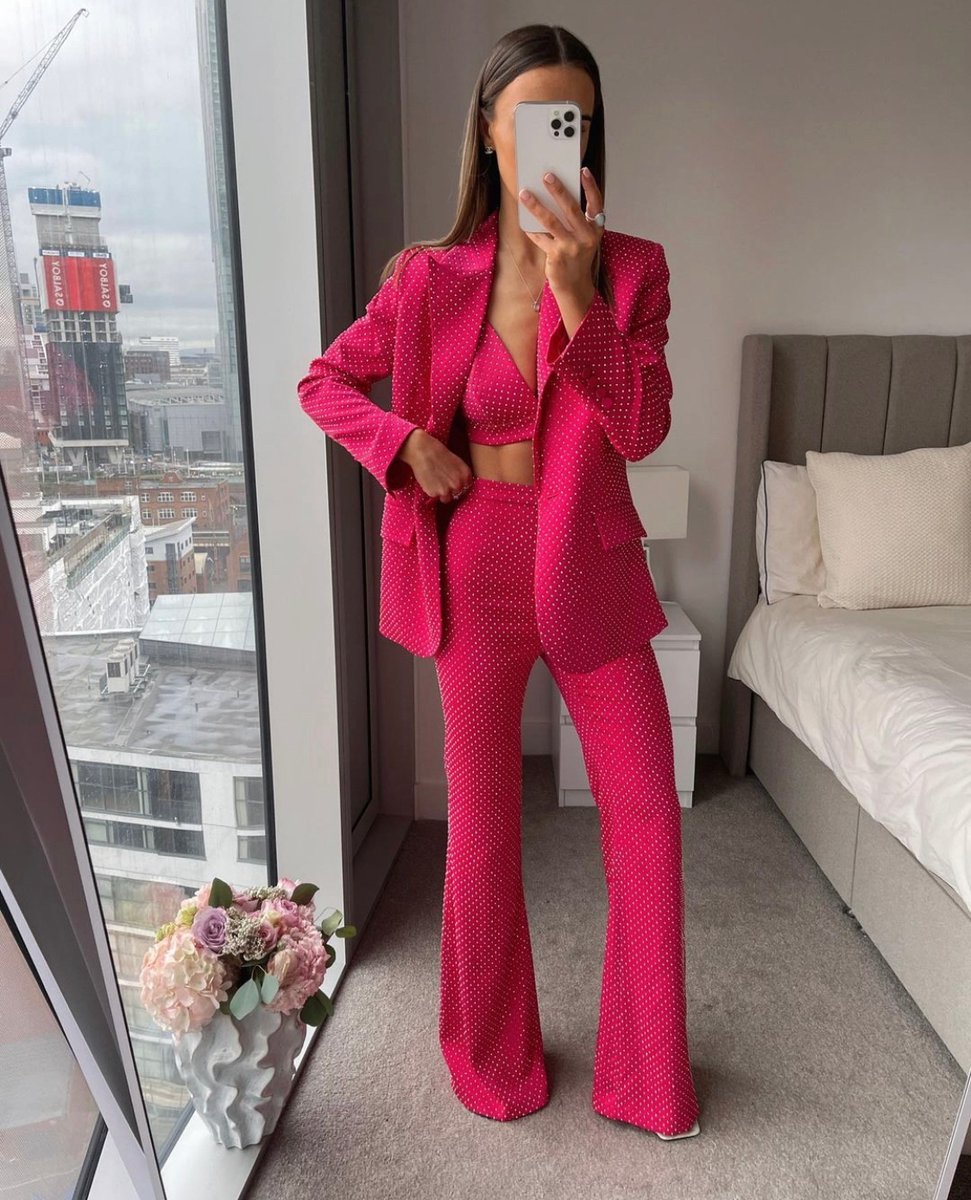 henswithheart's tweet photo. A few highlights from @HirestreetUK ✨ Perfect looks for your hen party or as a wedding guest! ��
⁠
Did you know you can get 20% off your order when you buy our Hen Party Planning Pack? Get your hands on it at the link in our bio to make your hen party 💯⁠
⁠
📸 via @hirestreet https://t.co/YMmwK3do0Q