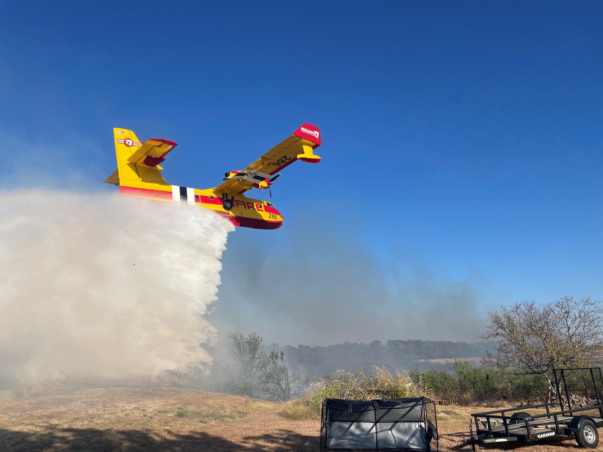 On Friday, a helicopter delivering water to the 150-acre Barth Fire in Caldwell County almost collided with a drone that came within feet of the aircraft.

Please avoid wildfire areas to provide a safe environment for firefighting. Read more at: bit.ly/3qA7Mam
