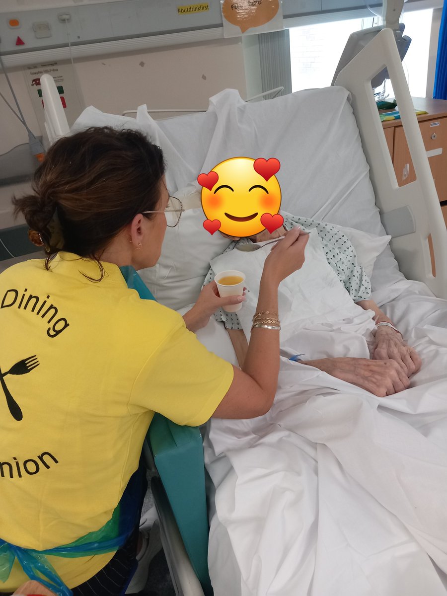 netty_lynette's tweet photo. Today the wonderful Mrs Adams came to sign off as #diningcompanion she is already a hit with patients & staff on #GMU its great to see how many of @OldhamCO_NHS executive team have signed up to volunteering their rota is starting on the 30th @NCA_Volunteers https://t.co/3DXlKnifgX
