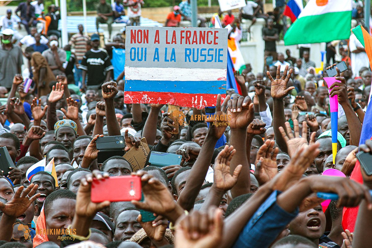 dminkoh's tweet photo. Afrikimages vous fait vivre l'actualité africaine au #Niger avec la mobilisation en faveur de la junte https://t.co/uPErBvCn8Z &amp; l'élection présidentielle au #Gabon: https://t.co/8Skh1j0a9t
Offrez-vous l'#Afrique en images avec nos offres d'abonnements et d'achat en ligne. https://t.co/V3b4rrUPNh