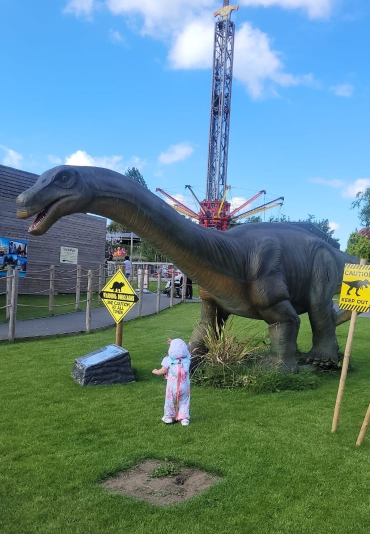 Fabulous day out with families at sunny Twin Lakes, Melton Mowbray.