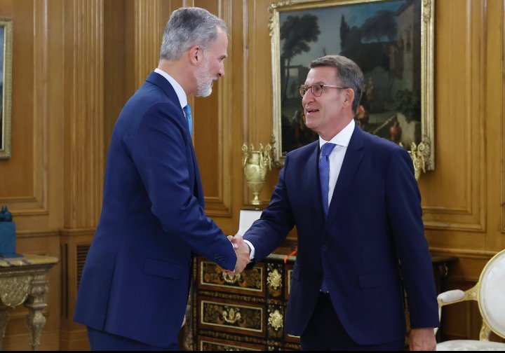 piedicasero's tweet photo. Aún no entiendo cómo Felipe VI, puede fallar de esta manera a España y los españoles.
Todos sabemos quién es @NunezFeijoo 
Un mentiroso compulsivo.
Amigo de un Narcotraficante.
No soy Monárquica pero ahora mucho menos.
Con su decisión nos  está quitando.
DERECHOS
LIBERTADES
😡😡 https://t.co/vJR4nX5Vg0