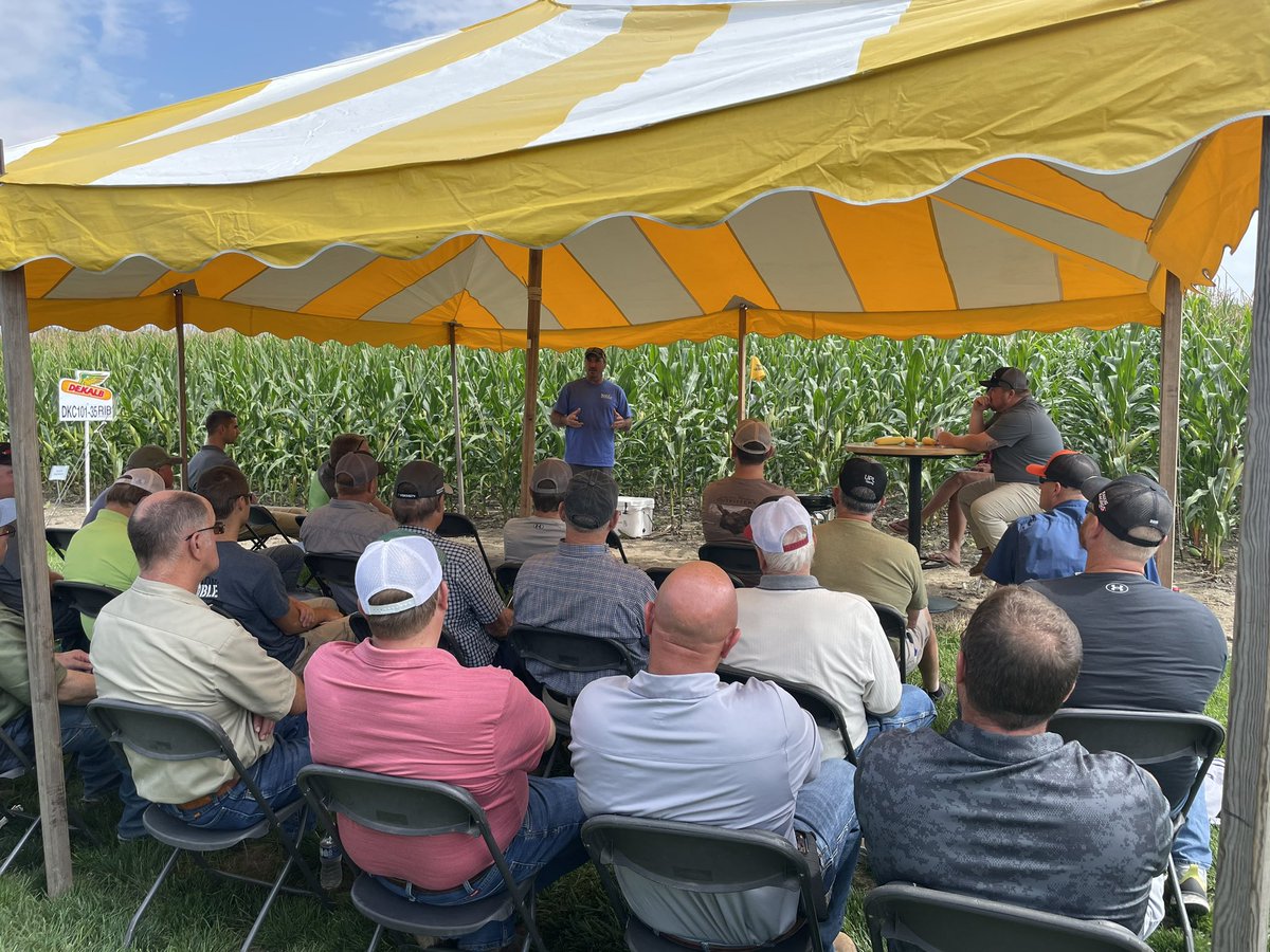 DKCAS_MI's tweet image. A great Day 1 for our Grower Showcase in Mason, MI! We hosted 200+ customers and retail partners showcasing the excitement around our portfolio! @Asgrow_DEKALB #SponsorsofSuccess #Bayer4MI