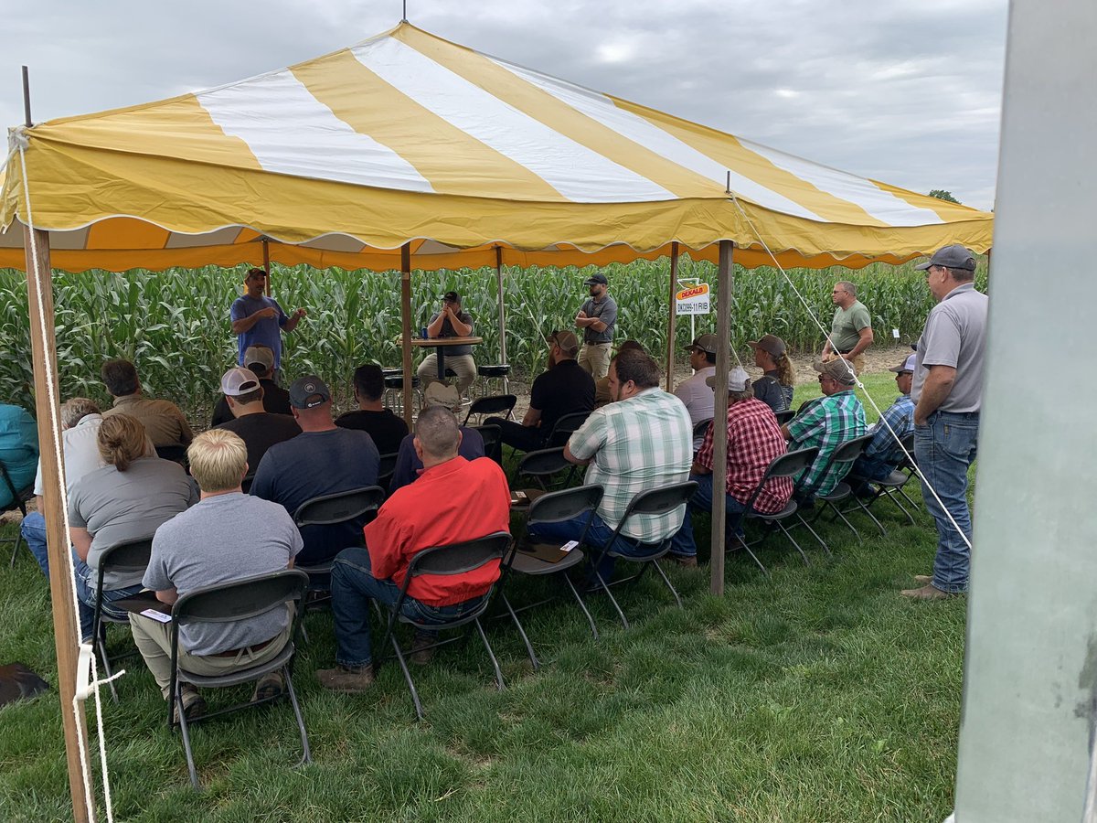 DKCAS_MI's tweet image. A great Day 1 for our Grower Showcase in Mason, MI! We hosted 200+ customers and retail partners showcasing the excitement around our portfolio! @Asgrow_DEKALB #SponsorsofSuccess #Bayer4MI