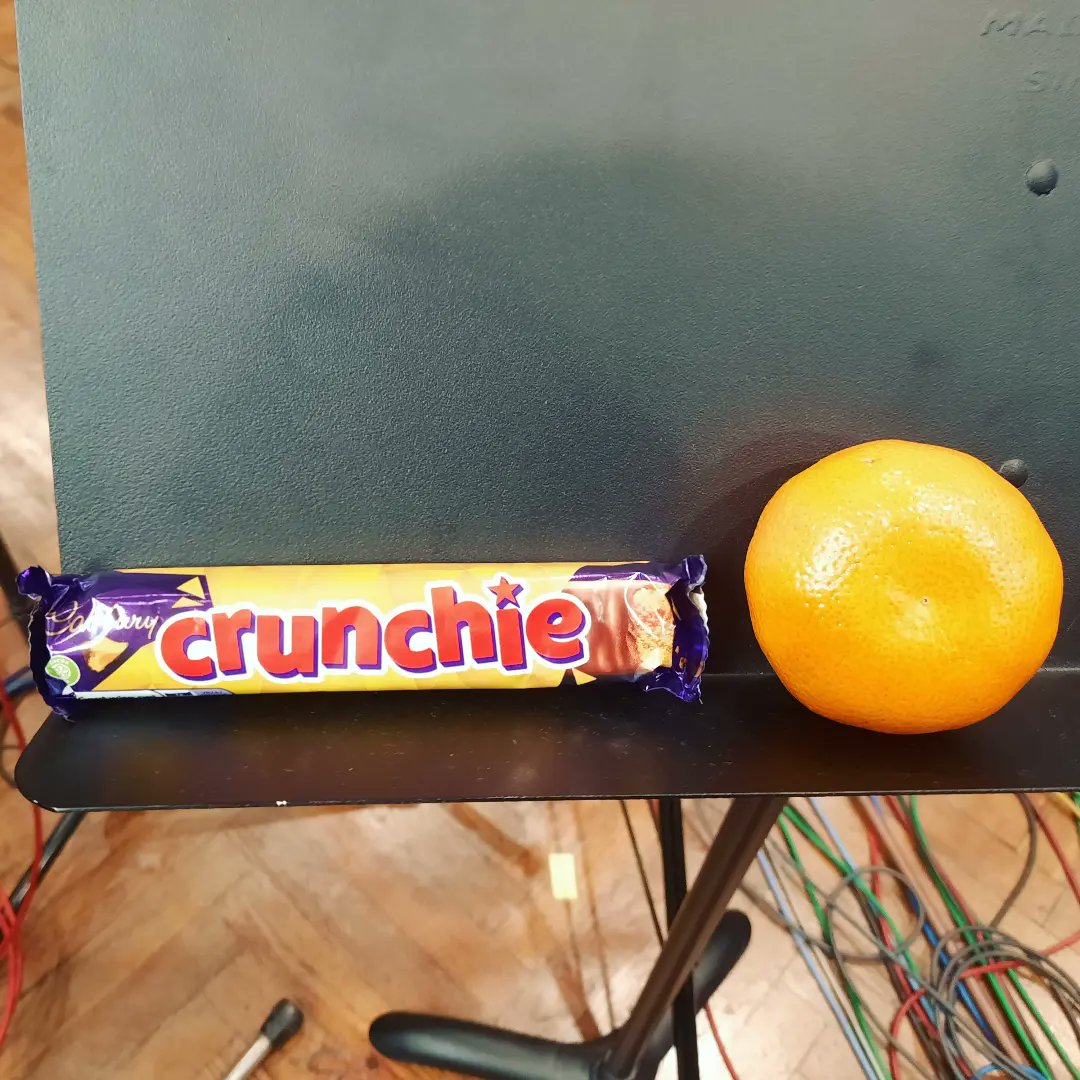 sumudutweets's tweet photo. Such a lovely session @AIRstudios with my truly brilliant friend @nickwollage at the helm. He even got my studio snack set up spot on. What a treat! 💃🎶 #studiosnacks #studiochums https://t.co/AsyRtdz7Rz