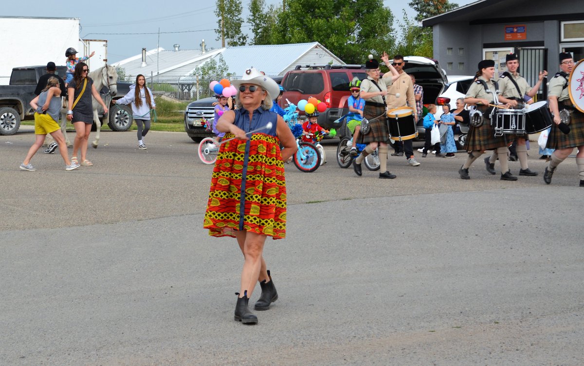 Vulcan_Advocate's tweet photo. Carmangay parade marshal loves the community:
https://t.co/2327E90Ij3 https://t.co/aPAC6W7mrS