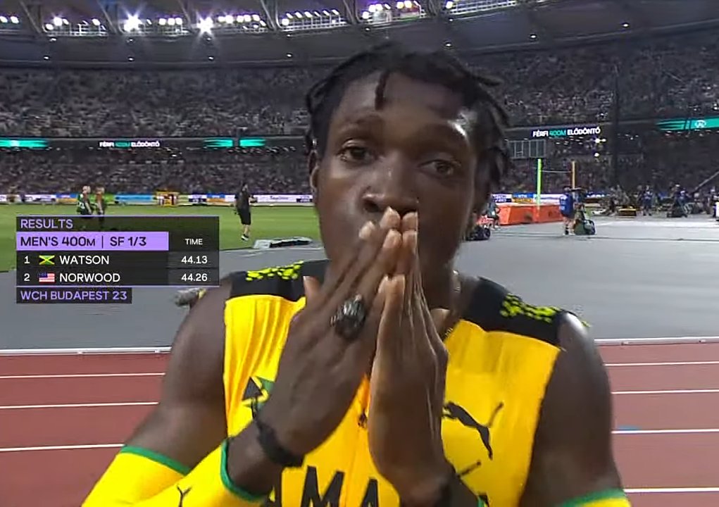 44.13s!!🤯🔥🔥

Antonio Watson 🇯🇲 shot a massive Personal Best (PB) of 44.13s to win semis 1 of the men's 400m. Vernon Norwood 🇺🇸 who ran a PB of 44.26s in 2nd while Wayde van Niekerk 🇿🇦 was 3rd in 44.65s.

#WorldAthleticsChampionships #WorldAthleticsChamps #budapest2023