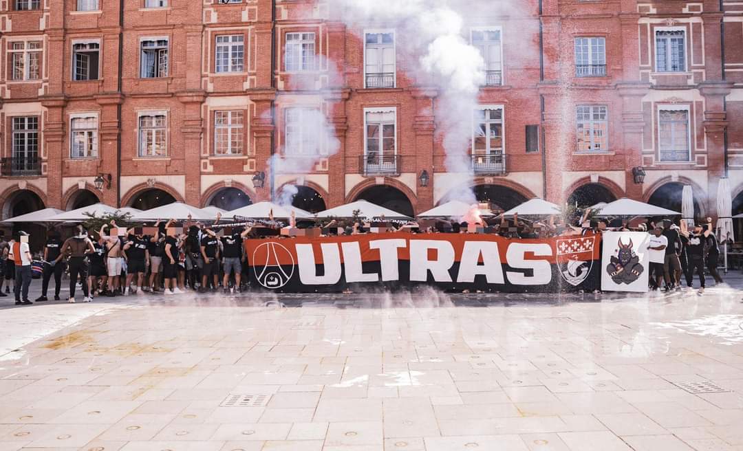 Co_Ultras_Paris's tweet photo. TFC/PSG
2ÈME JOURNÉE DE LIGUE 1.

PETITE PAUSE A MONTAUBAN.

ALLEZ PARIS SG. https://t.co/kANrW94wOG