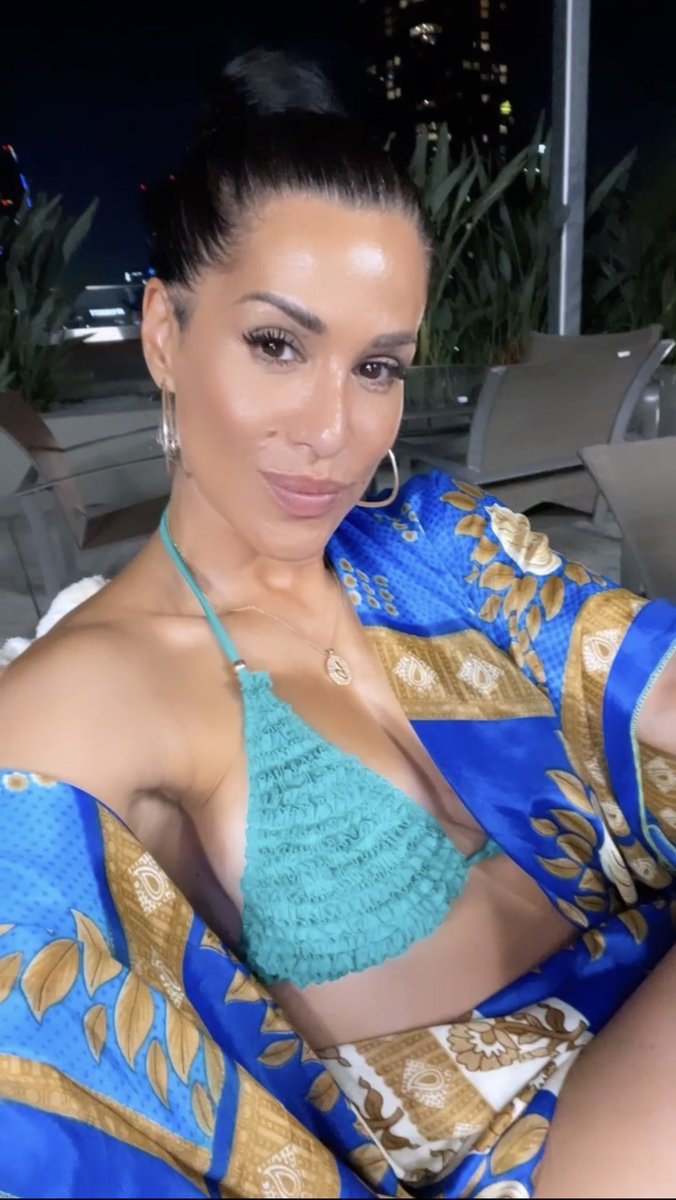 Bella Favela tweet media